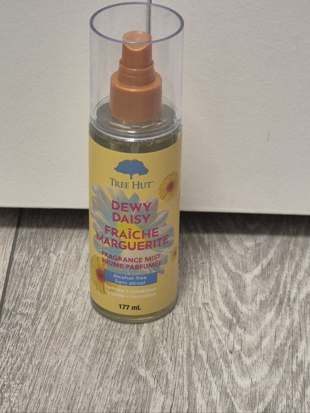 Tree Hut Dewy Daisy Fragrance Mist | Spritz On for a Refreshed Velvety Petals